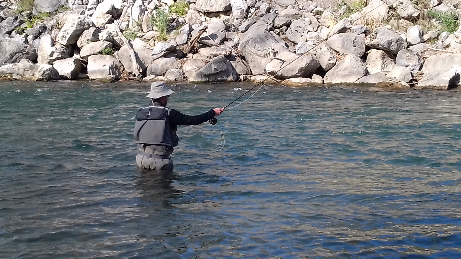Spanish Fly Fishing Pyrénées Moniteurguide de pêche à la mouche dans
